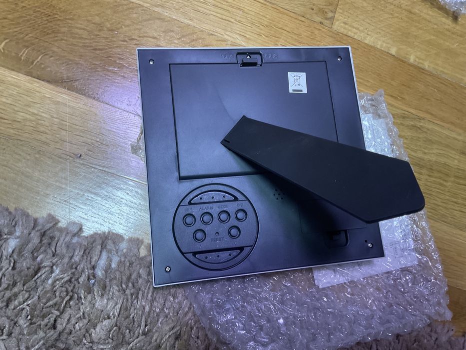 Ceas cu rama foto si termometru