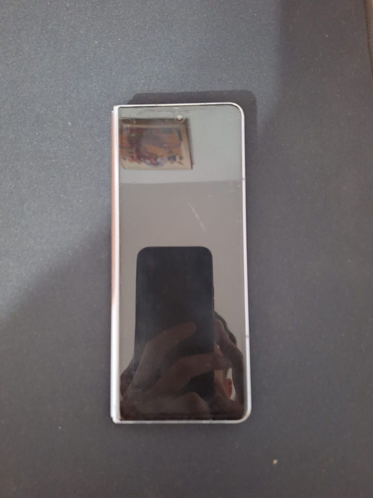 Vând/schimb samnsung galaxy z fold 5/256gb/12gb ram