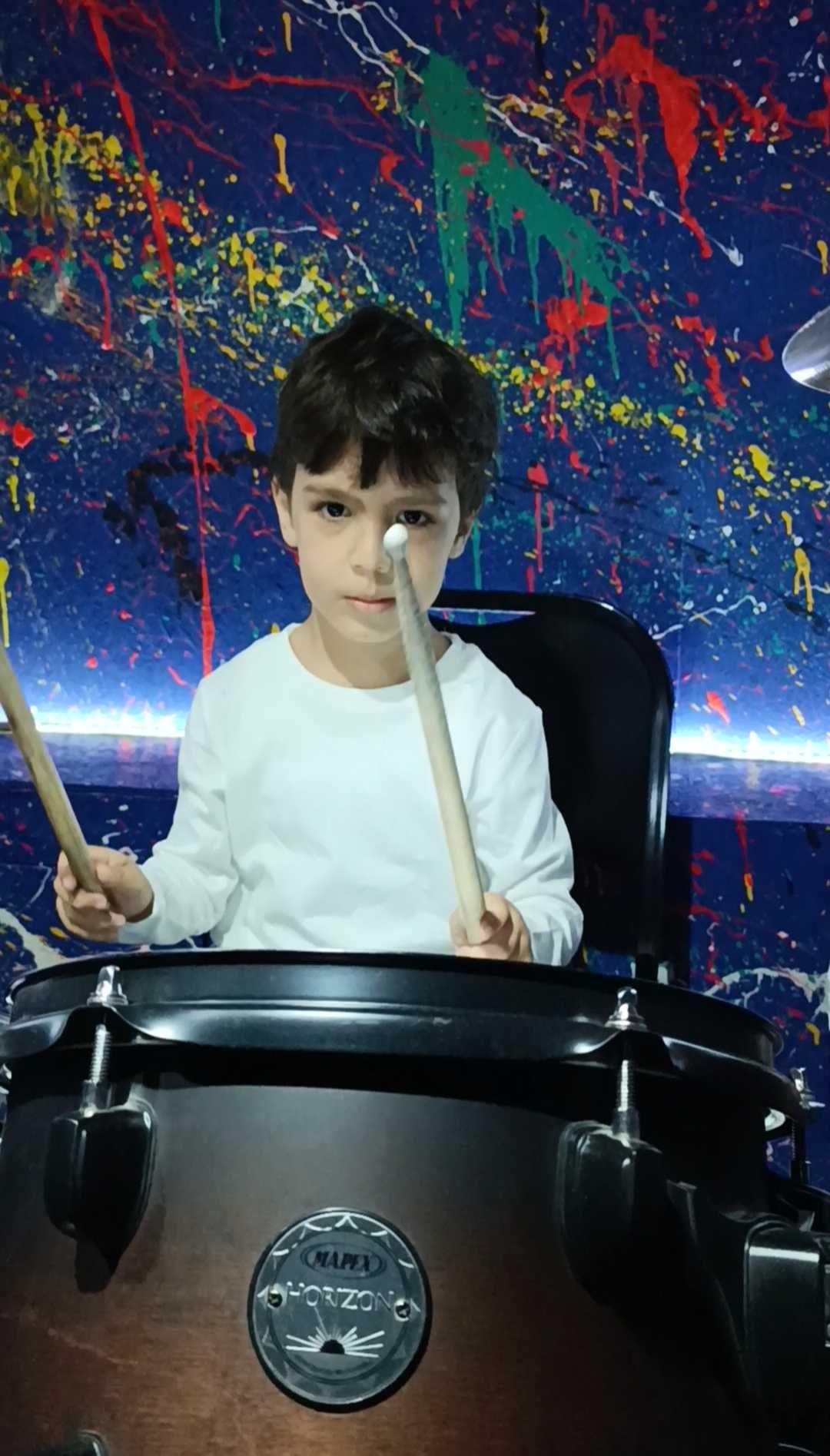 Барабаны гитара музыкальные уроки в AYS DRUMS STUDIOS