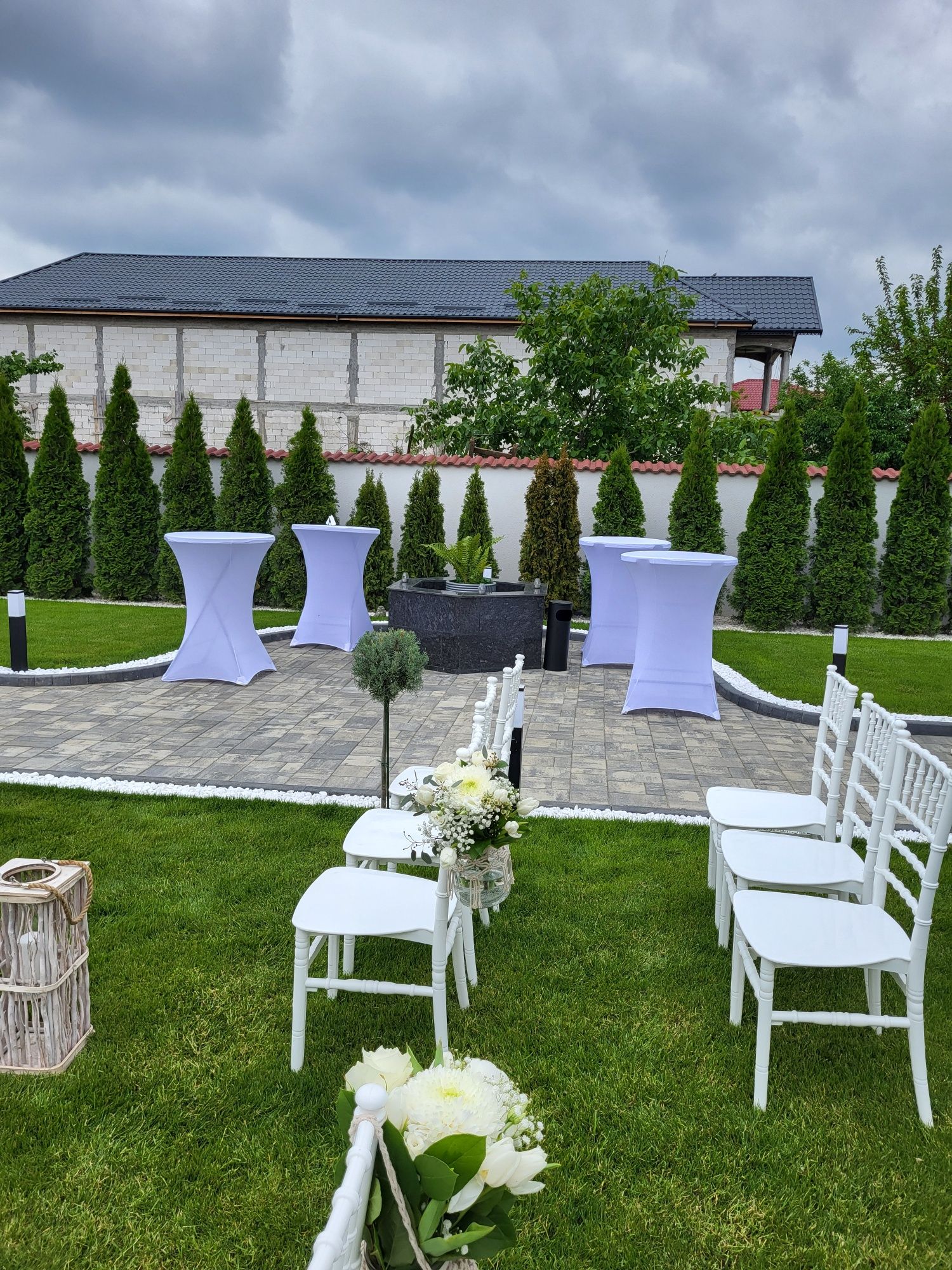 Inchiriez Scaune Chiavari/ Inchiriez Scaune pentru Evenimente