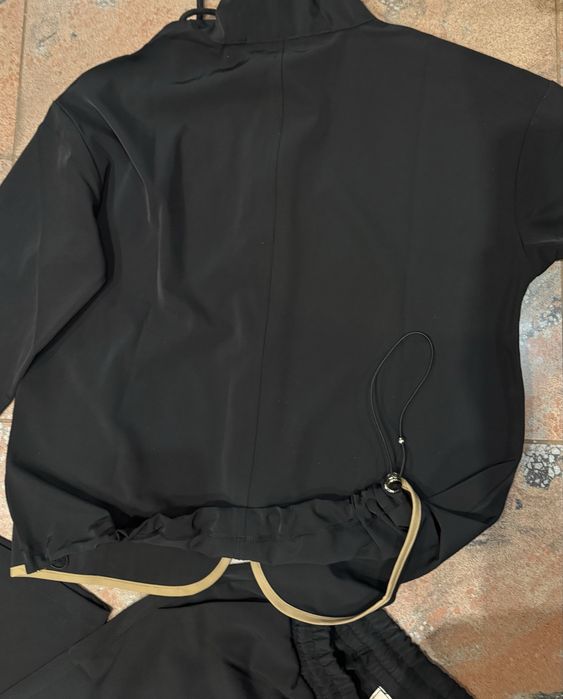 Дамски комплект горнище и панталон H