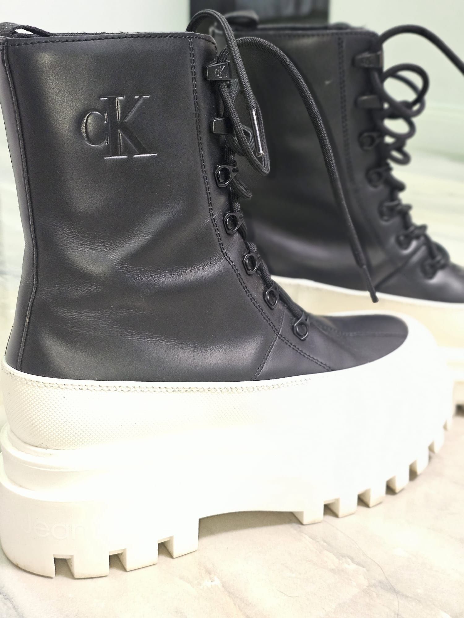 Calvin Klein Jean  38