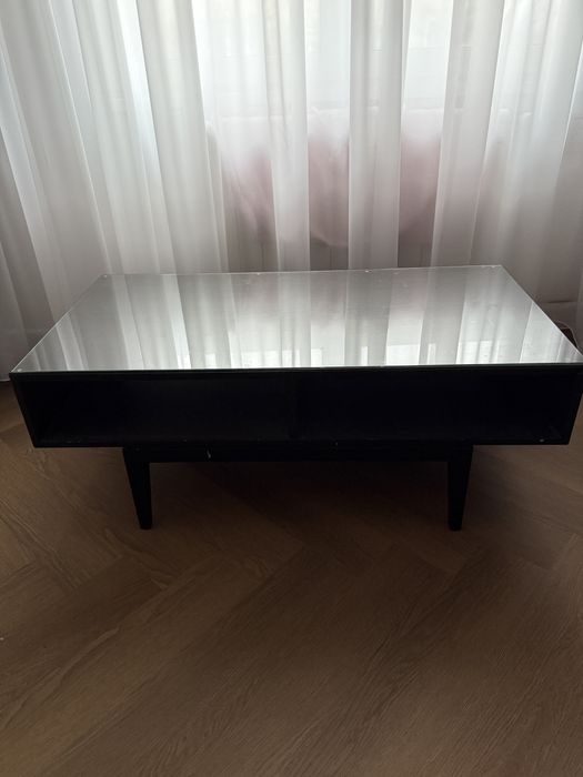 Masa cafea Ikea, design elegant, stare buna