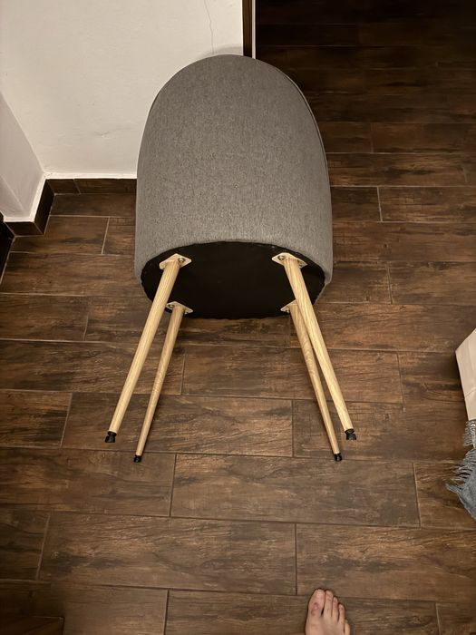 Scaun stofa gri , picioare stejar aluminiu