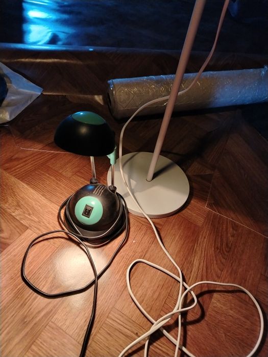 Lampadar și lampă de birou