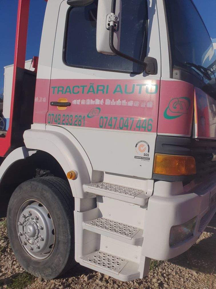 Mercedes atego capacitate utila 11t. Cu rampe hidraulice si suporti .