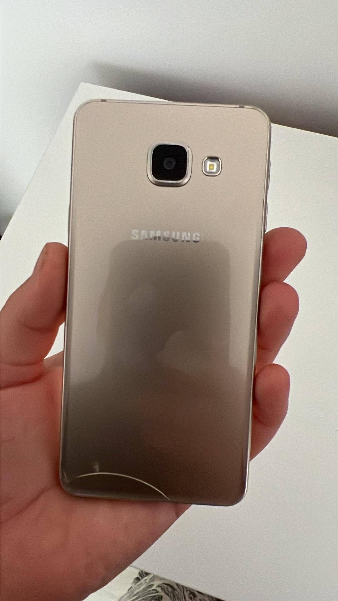 Telefon samsung A3