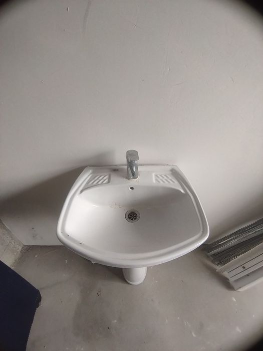 Продам  раковину тюльпан