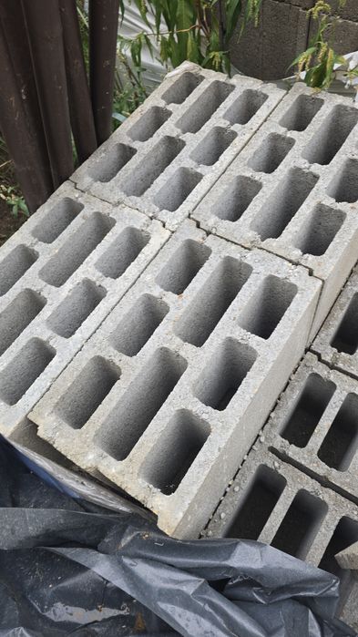 Vând bolțari zidărie 5 paleti