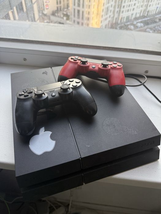 Пс4+джостик:ps4 новая 2джостика