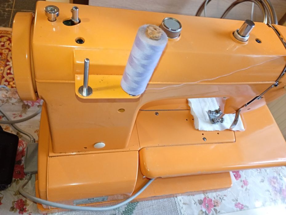 Mașina de cusut Ideal TopStar