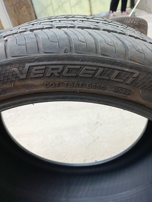 Продавам две гуми континентал цена за двете 275/35/20