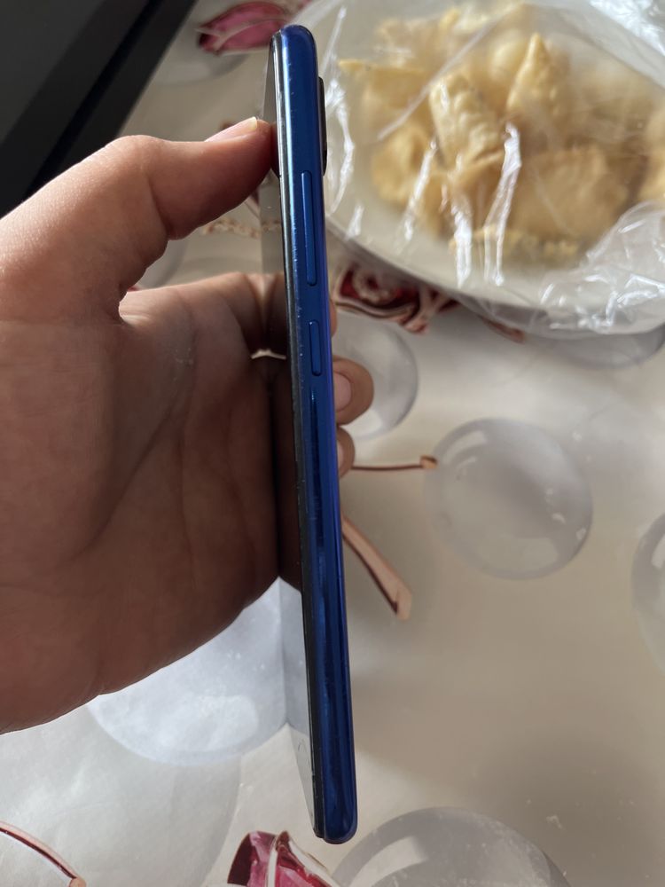 Продам телефон redmi note 7