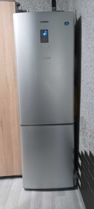 Продам холодильник Самсунг