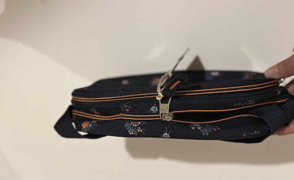 Малка чанта Pepe jeans нова с етикет