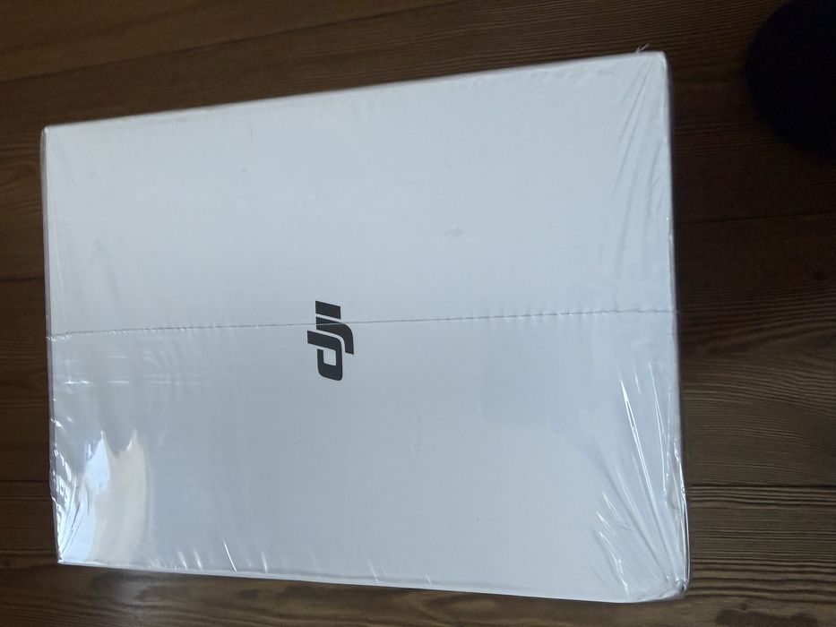Drona dji Mavic 4 Pro cutia sigilata