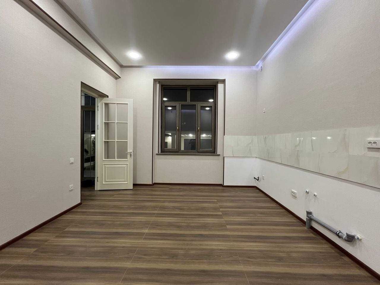 Продается новый дом около центра Луначарского, 5,8 сот., фасад 14 м.