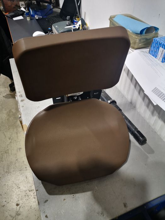 Scaun pasager tractor john deere original preț 910 lei tel