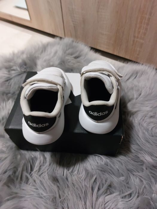 Бебешки Adidas 23.5