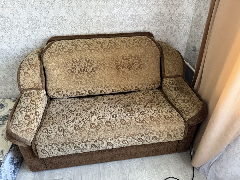 Продам , кровать в разборе , матрасс и диван