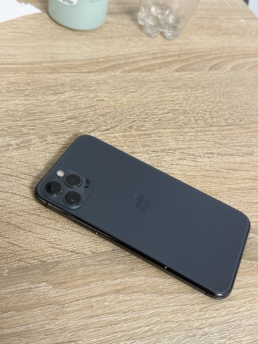 Vand iphone 11 pro sau schimb