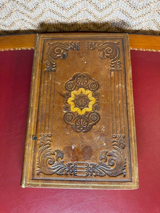 L’Imitation de la très Sainte Vierge, 1840, Paris, integrală în piele