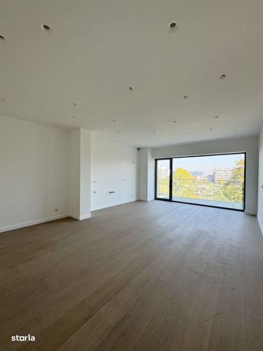 3 camere, Promenada Mall