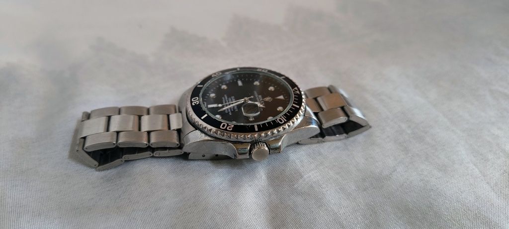 Кварцов часовник Rolex Submariner