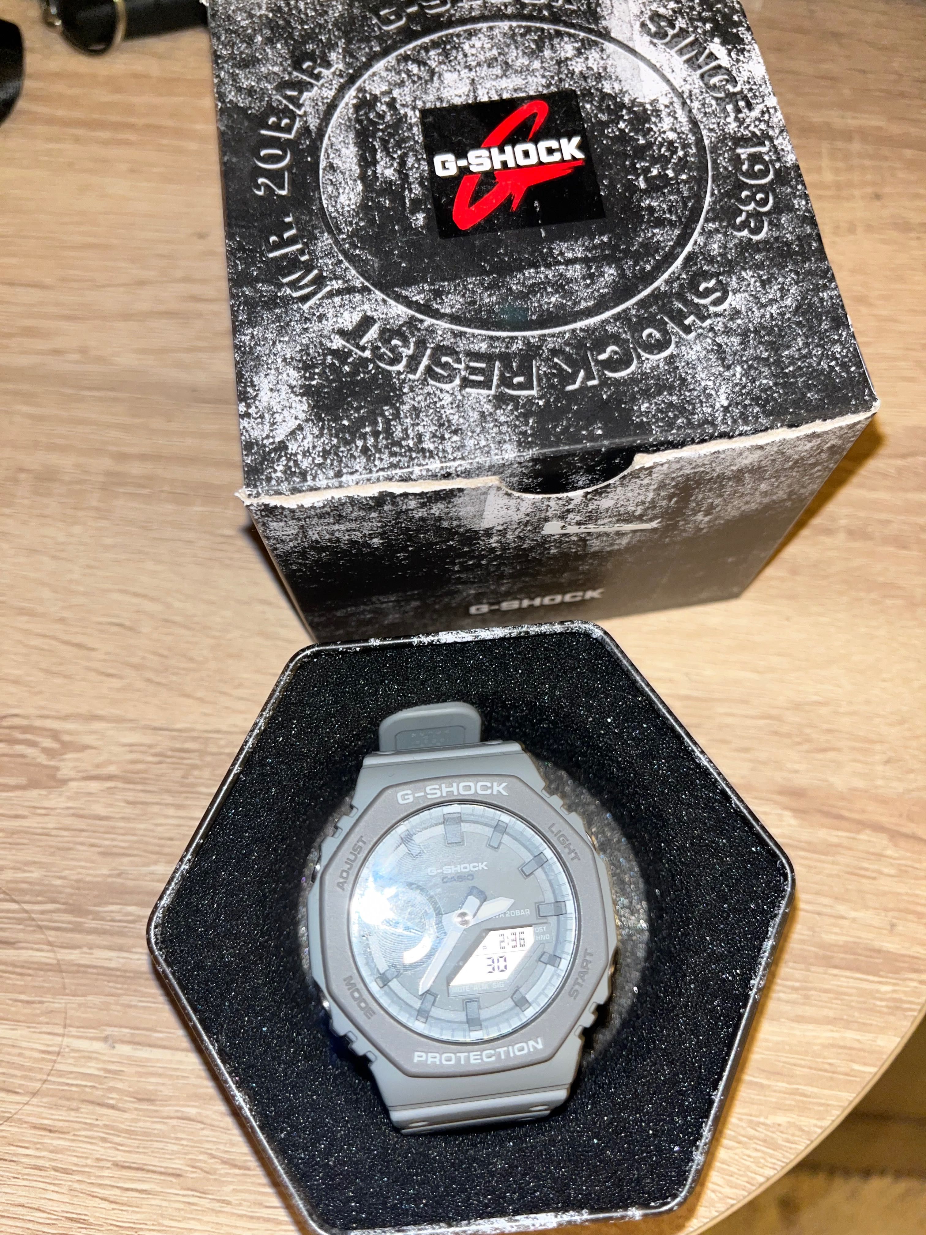 Часовник G-Shock GA-2110ET-8AER Сив