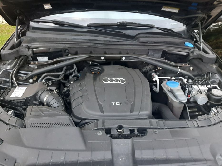 Vand Audi Q5 negru