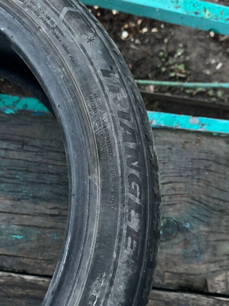 Летний шины в размере 235/45 R18 98R 2шт