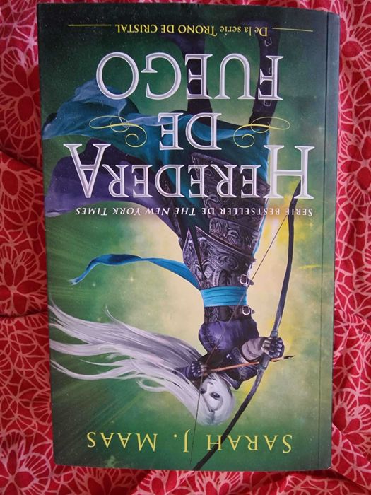 Фентъзи поредица "Стъкленият трон" на испански език, чисто нови