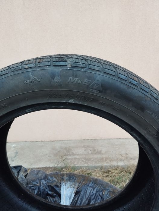 Cauciucuri de iarna 225/50/17 xl