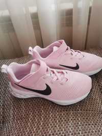 Нови детски маратонки за момиче Nike Revolution 6