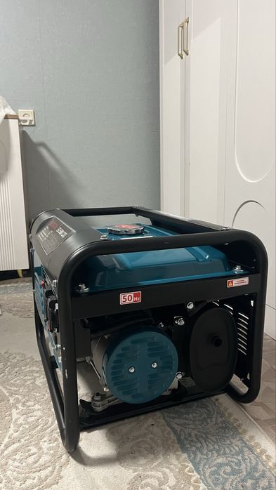 Продам Бензиновый генератор Honda EG 5500 CXS