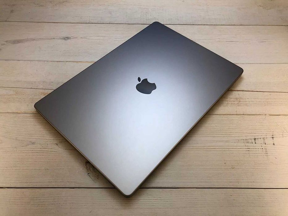 Macbook Pro 16 M1 Pro | 16 GB RAM | 512 GB SSD - много запазен