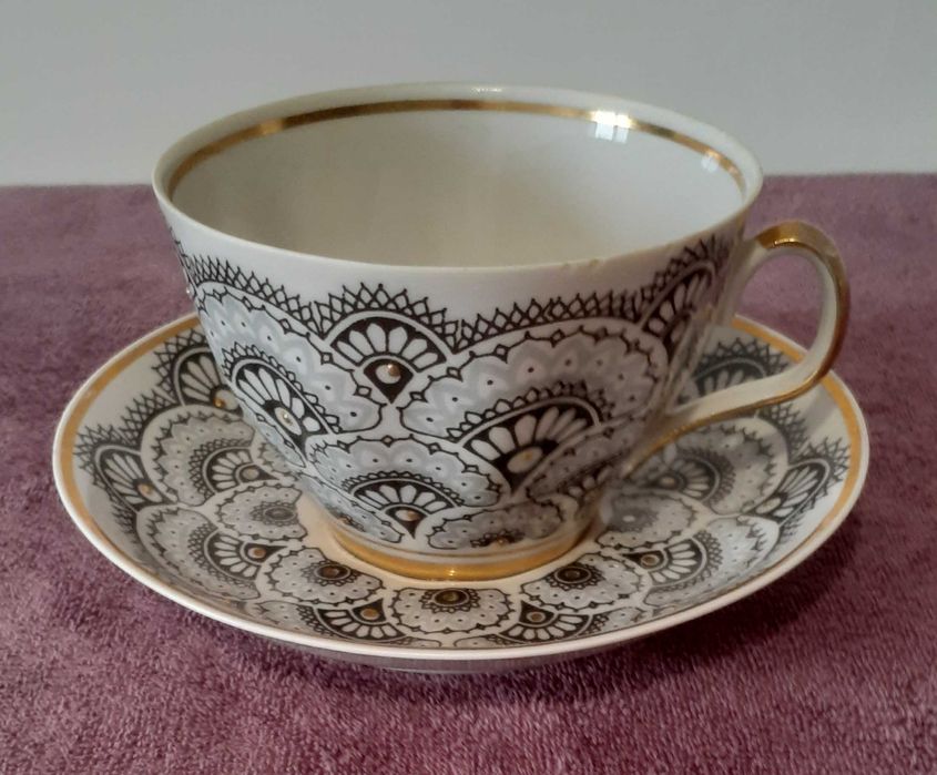 Блюдце - 5шт., чашка - 1 шт., (фарфор толстостенный), СССР