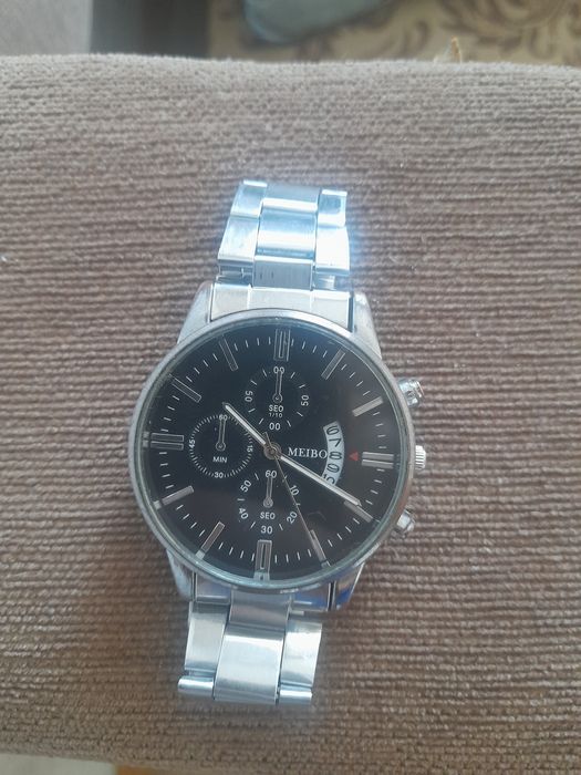 Продам наружные часы (срочно)