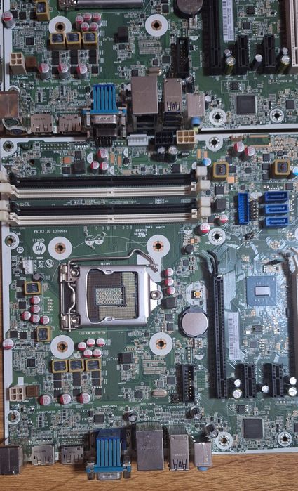 Placi de baza PC,Foxconn si una Lenovo