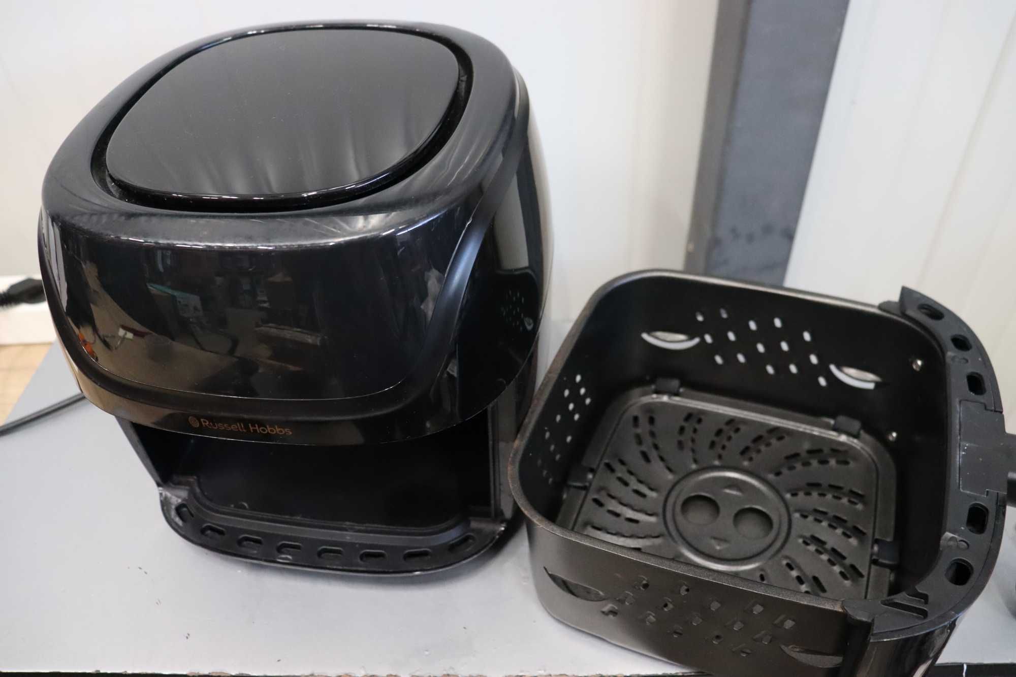 Фритюрник с горещ въздух Russell Hobbs SatisFry 4L 1350W с дефект