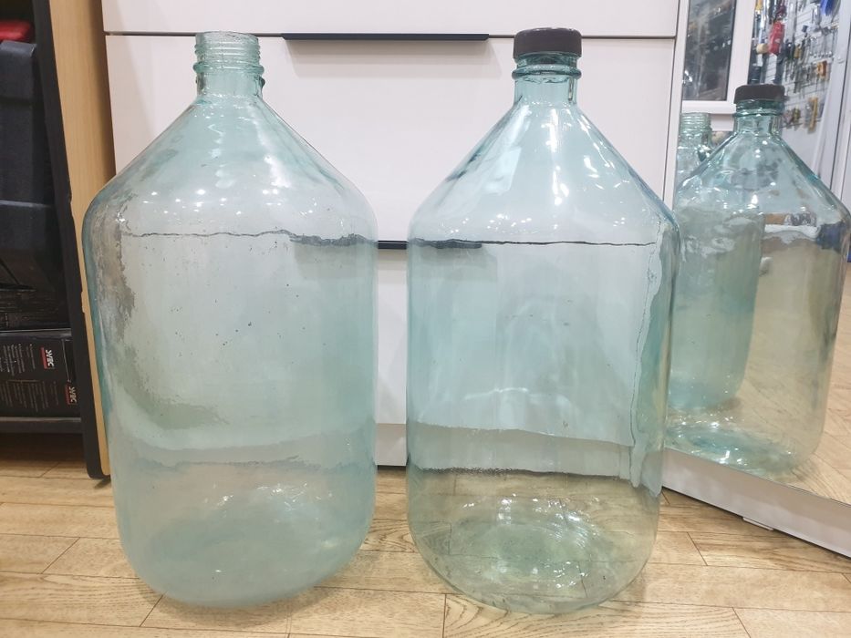 Стеклянные бутыли для вина