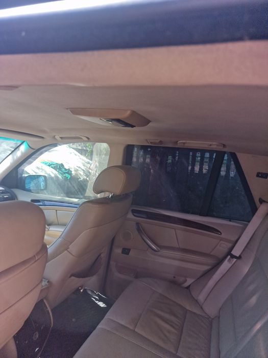Vând x5 e53 sau schimb 
420000 km 
3.