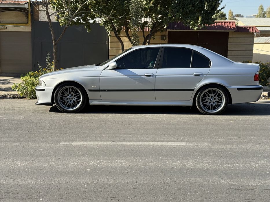 BMW e39 528i металлик