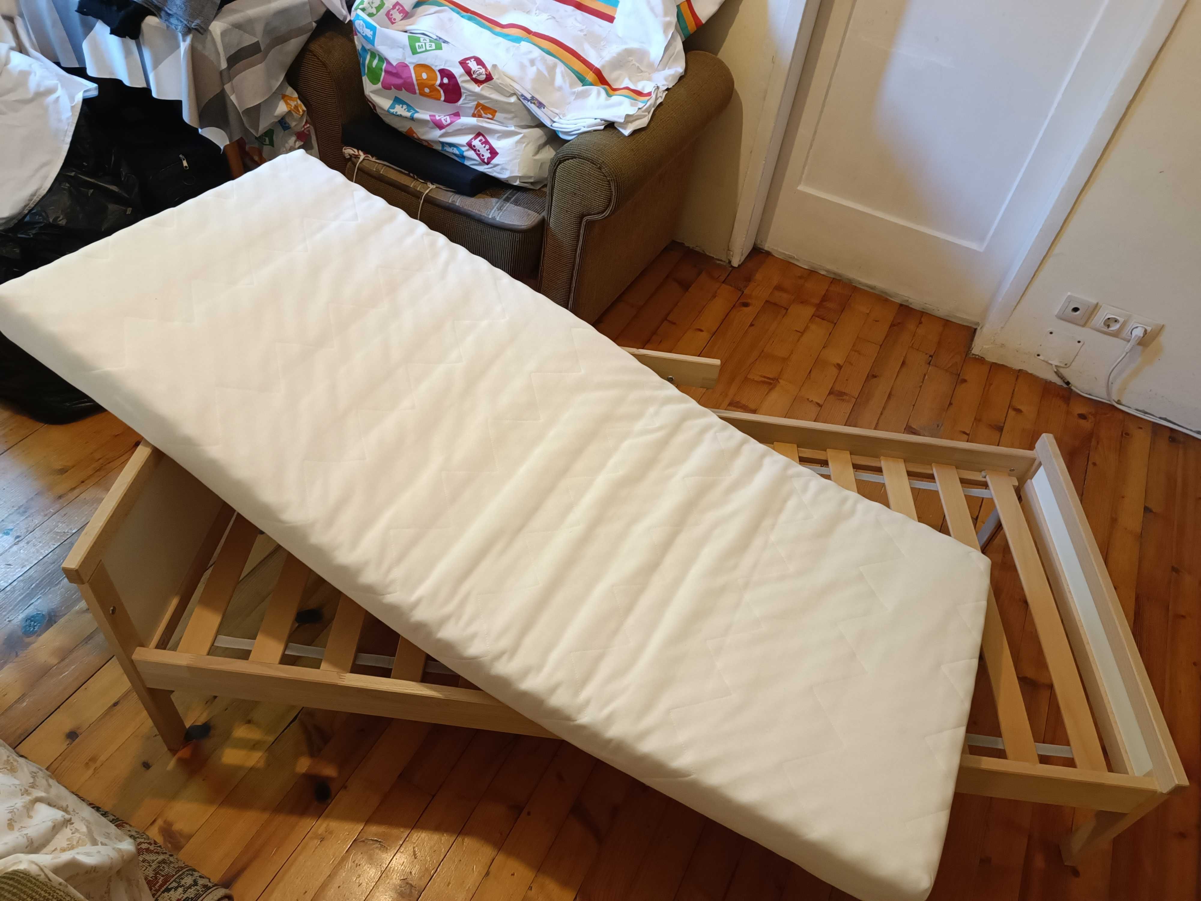 Чисто ново детско легло с матрак