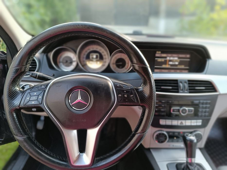 Mercedes C250 4MATIC 2.2 CDI 204 CP Full LED  Automat  2011