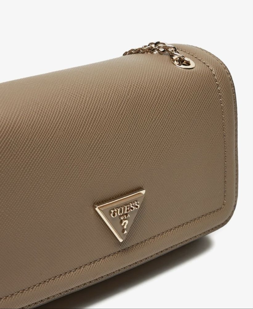 Оригинална чанта guess