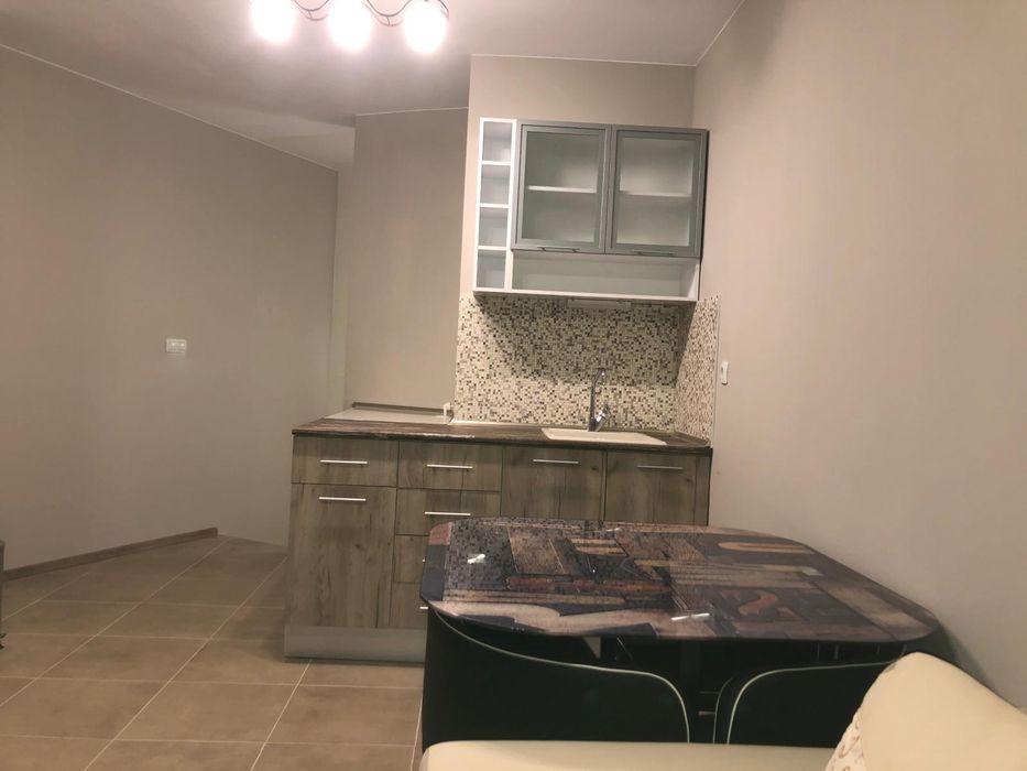 Дава се под наем Двустаен апартамент в Пловдив, Кючук Париж - 64 кв.м за 357 € - Снимка #2