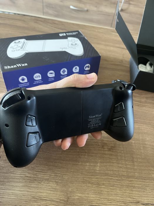 Контролер за мобилни игри