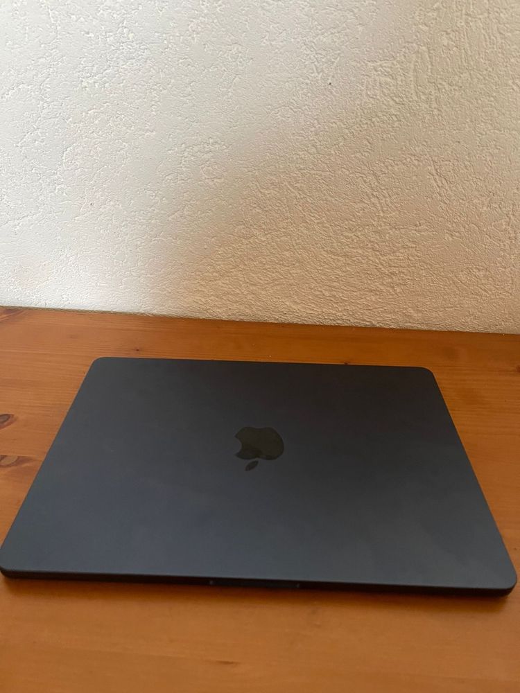 Vând laptop macboook