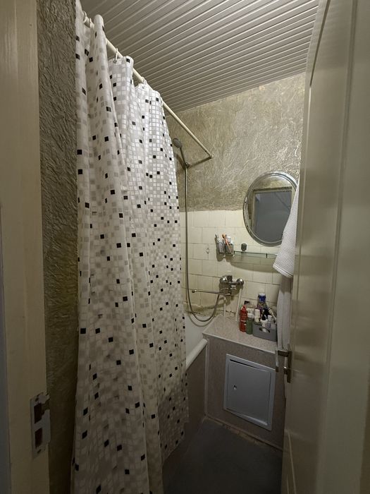 Продаётся 2х комнатная квартира на Бадамзаре